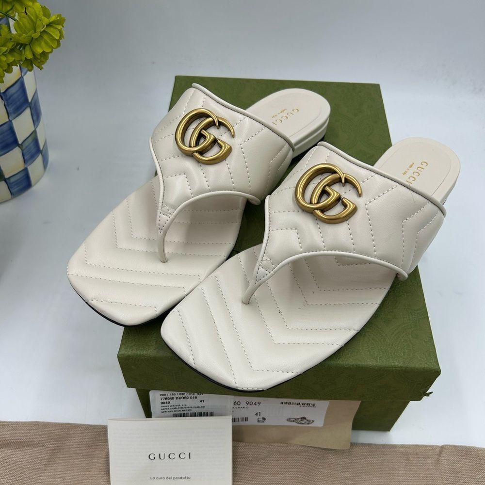Women's Gucci GG Marmont, quilted leather flat sandals size 41